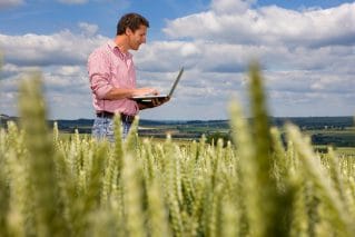 Optimising Cloud Analytics for a Greener Tomorrow